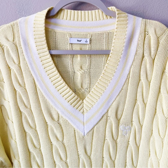 Aritzia Tna Clay Cable Knit V-neck Sweater Butter Yellow Size Small Oversized - Picture 5 of 12